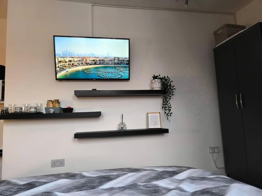 Style Room, Near Tooting Broadway Station Apartament Londra